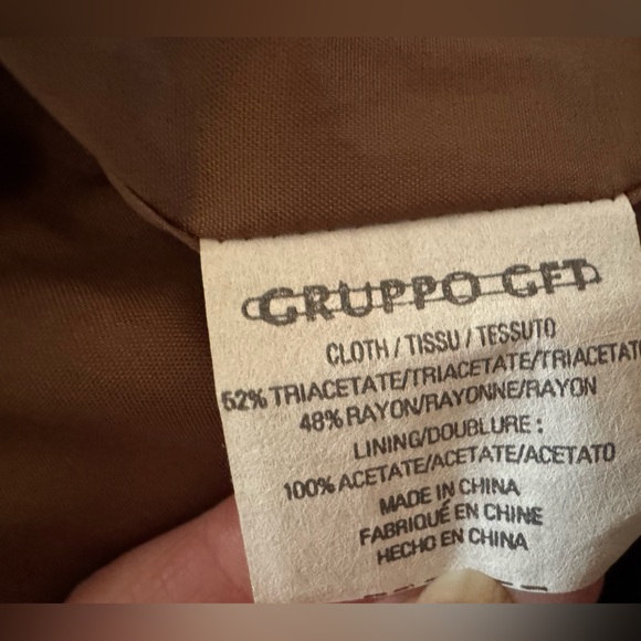 Emanuel Ungaro Women's Tan Jacket & Skirt Suit Set - Picture 9 of 10